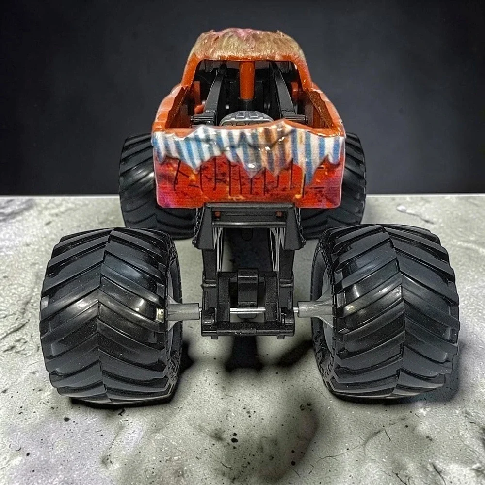 Monster Jam Zombie Monster Truck 1:24 Diecast Moveable Arms Orange Spin Master